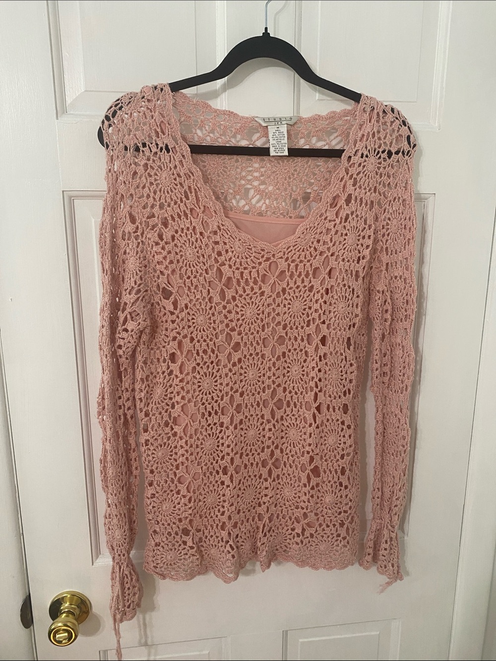 Delicate Pink Crochet V-Neck Sweater Top with Camisole